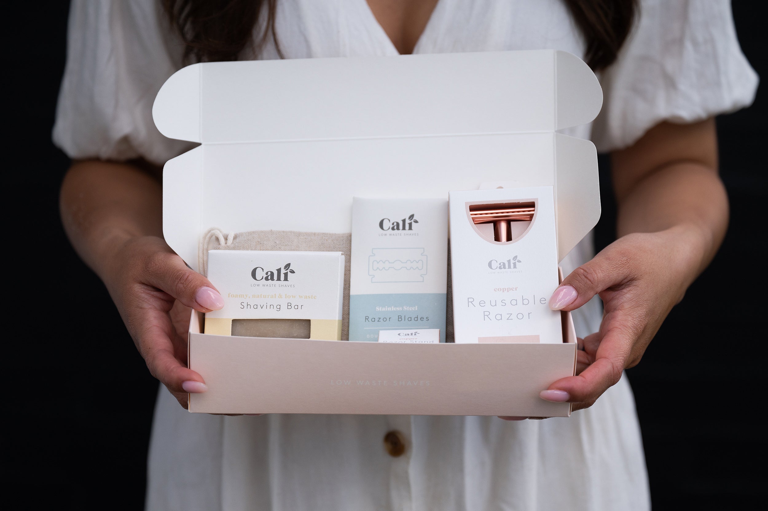 Gift Box of the zero waste CaliWoods Safety Razor Shave Kit