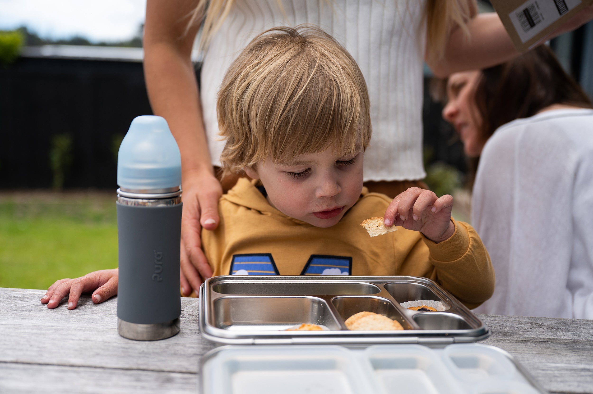 Kids Lunch Kit Insulated Stainless Steel Bento Lunch Box with Pura Kiki Bottle with sippy lid in slate colour on white background